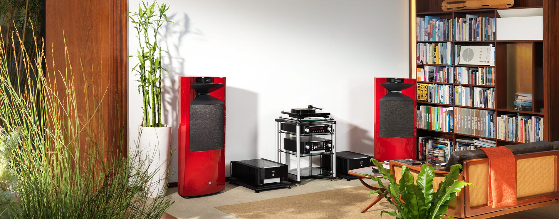 EXPERIENCE THE WORLD OF MARK LEVINSON