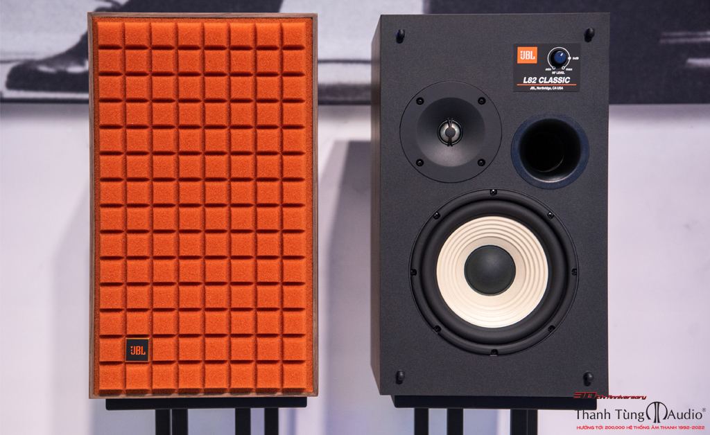 JBL L82: Nét đẹp hoài cổ